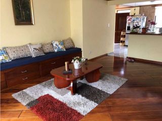 Casa en Jacaranda en Renta 5 habitaciones Cumbaya