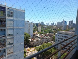 Zona Parque Lezama, 3 ambientes al frente, balcon, cocina separada,  vista panoramica,