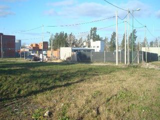Terrenos en venta - 300mts2 - La Plata