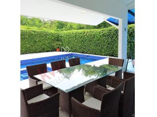 Casa campestre con piscina en venta, Girardot Cundinamarca Villa Maria