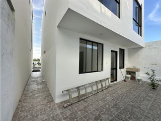 Foto 6 de CASAS MODERNA EN VENTA EN URB PORTÓN DEL SOL - MANTA
