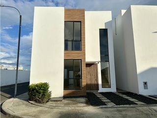 Foto 4 de CASAS MODERNA EN VENTA EN URB PORTÓN DEL SOL - MANTA