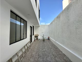 Foto 5 de CASAS MODERNA EN VENTA EN URB PORTÓN DEL SOL - MANTA
