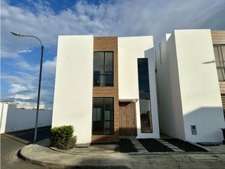 Foto 3 de CASAS MODERNA EN VENTA EN URB PORTÓN DEL SOL - MANTA