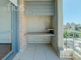 Venta departamento de un dormitorio con balcón en Pichincha Retasado