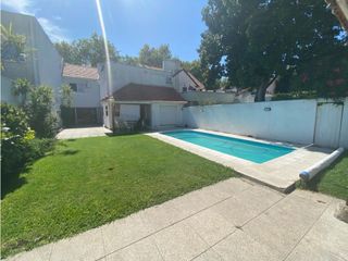Foto 19 de Chalet 7 ambientes. Excelente ubicación. U$S 410.000.-