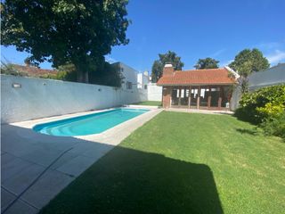 Foto 20 de Chalet 7 ambientes. Excelente ubicación. U$S 410.000.-