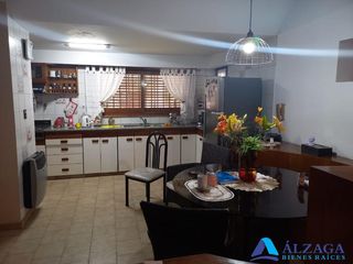 Foto 15 de Casa en venta en Quilmes Oeste