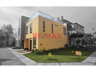 Foto 1 de 🏡 ¡Vive con tranquilidad en la Campiña de Moche! 🌿✨

Descubre esta hermosa casa en esquina, ubicada dentro del exclusivo Condominio Villa Muchik, do
