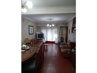 Foto 2 de Chalet 5 ambientes. Amplio lote. Zona Chauvin.