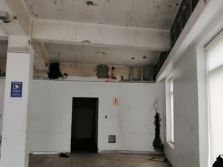 Foto 2 de LOCAL COMERCIAL CON 3 FRENTES en AV. PETIT THOUARS - SAN ISIDRO