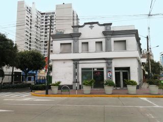 Foto 1 de LOCAL COMERCIAL CON 3 FRENTES en AV. PETIT THOUARS - SAN ISIDRO