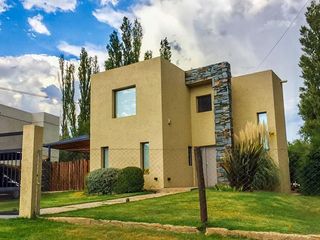 Foto 1 de VENTA. Casa 3 dormitorios. Av. Puesta del Sol