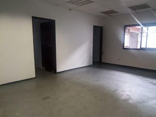 Galpón Con oficina o vivienda - 350 m2 - Barracas - MIXTURA 3