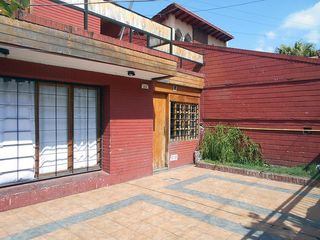 Importante Casa 5 Amb. Con Pileta, Quincho y Parrilla S/L 9.90x40M²- Ramos Mejia