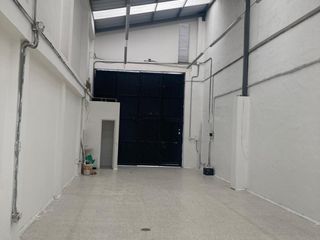 Foto 1 de bodega en arriendo en calle 80. Cod A935740