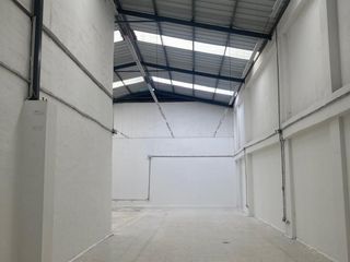 Foto 4 de bodega en arriendo en calle 80. Cod A935740