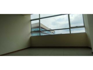 Foto 6 de Vendo hermosa oficina Norte Guayaquil