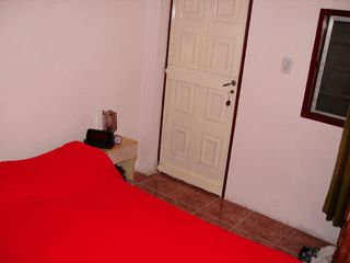 Casa venta 7 dormitorios 3 baños 1 cochera 2 patios 350 mts 2 totales - Tolosa