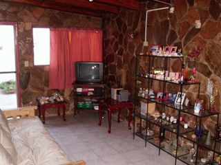 Casa venta 7 dormitorios 3 baños 1 cochera 2 patios 350 mts 2 totales - Tolosa