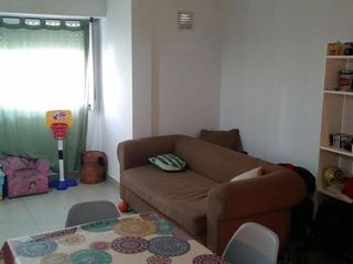Foto 3 de Excelente 2 AMB en Planta Baja al frente.-  Banfield Este