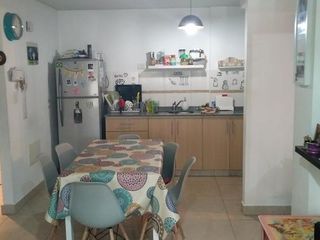 Foto 5 de Excelente 2 AMB en Planta Baja al frente.-  Banfield Este