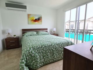 Foto 15 de Espectacular casa de venta nueva  en Urb. Casalaguna /km 12 av. León Febres Cordero / Acepto Biess