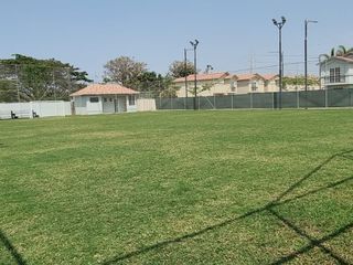 Foto 28 de Espectacular casa de venta nueva  en Urb. Casalaguna /km 12 av. León Febres Cordero / Acepto Biess