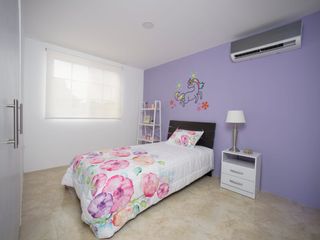 Foto 18 de Espectacular casa de venta nueva  en Urb. Casalaguna /km 12 av. León Febres Cordero / Acepto Biess