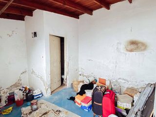 Casa en venta - 2 dormitorios 2 baños - 100mts2 - Los Hornos, La Plata