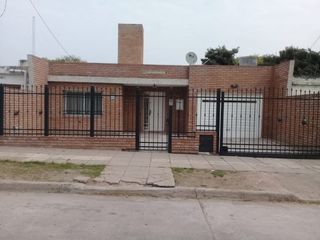 Foto 1 de CASA + DEPARTAMENTO EN VENTA BÂº ALTO ALBERDI