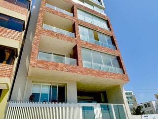 Foto 1 de Hermoso Departamento De Lujo Frente Al Mar En Pimentel