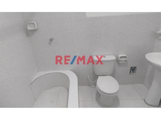 Foto 10 de ALQUILER DE DEPARTAMENTO SEGUNDO PISO EN EXCELENTE ZONA DE LA URB. LAS BRISAS 
🏚Segundo Piso con excelentes acabados totalmente remodelado
Caracterí