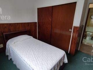 Venta de Departamento de 1 dormitorio con cochera cubierta, Los Hornos, La Plata.