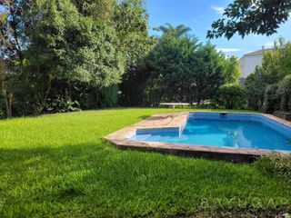 Foto 2 de Oportunidad en Lagartos Country Club - Casa con Amplio Parque y Piscina