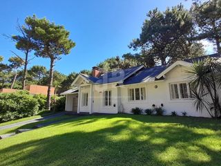 Foto 1 de Codigo 611 - Pinamar - Casa En Alquiler