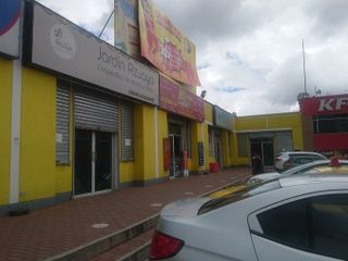 Arriendo local comercial en plaza Santa María Quitumbe