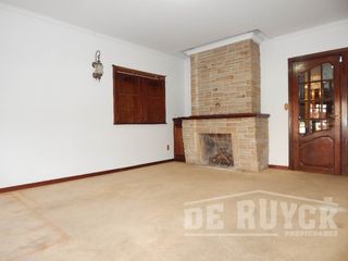 Foto 2 de Chalet en venta en Quilmes Este
