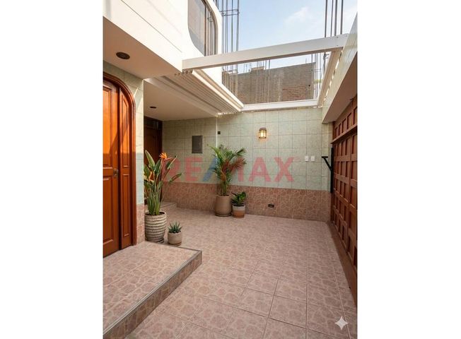 Casa en Venta en Ate - Widok 5