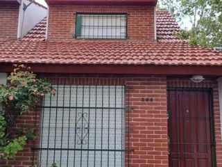 Foto 1 de Casa PH en venta en Las Toninas