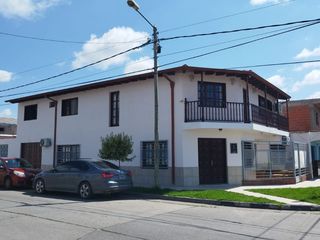 Foto 2 de CASA VENTA 4 DORM JURAMENTO AL 2700 BºMIGUEL ORTIZ