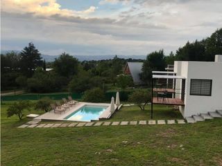 Foto 5 de ALQUILER TEMPORARIO DE CABAÑAS CON PILETA TANTI