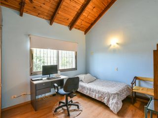 Casa de 4 dormitorios en venta con pileta en Fisherton Rosario