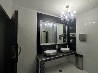 Foto 19 de SE ALQUILA LOCAL  200 M2  EN ABBOTT
