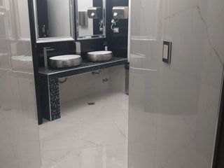Foto 16 de SE ALQUILA LOCAL  200 M2  EN ABBOTT