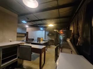 Foto 10 de SE ALQUILA LOCAL  200 M2  EN ABBOTT
