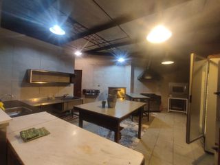 Foto 11 de SE ALQUILA LOCAL  200 M2  EN ABBOTT