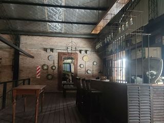 Foto 8 de SE ALQUILA LOCAL  200 M2  EN ABBOTT