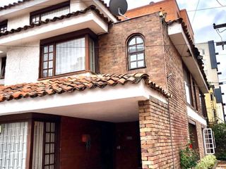 Foto 1 de casa en venta en cedritos. Cod V4827