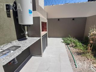 Venta de Departamento 2 ambientes con patio en Wilde (30409)